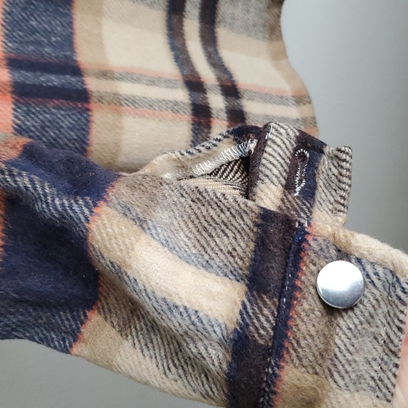 Flannel pattern Shacket - Picture 3 of 5